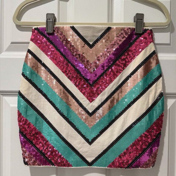 NWT Express White Chevron Multi-Colored Sequin Miniskirt - Picture 2 of 5